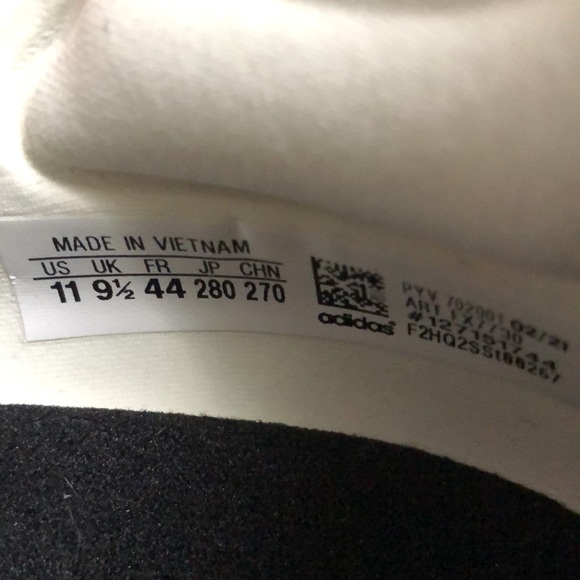 NWOT Women’s Adidas Ultraboost - Picture 6 of 7